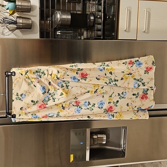 💕FAVORITE DAUGHTER💕 Ruched Skirt ~ Yellow Whispering Floral Print Small S NWT - Picture 1 of 8